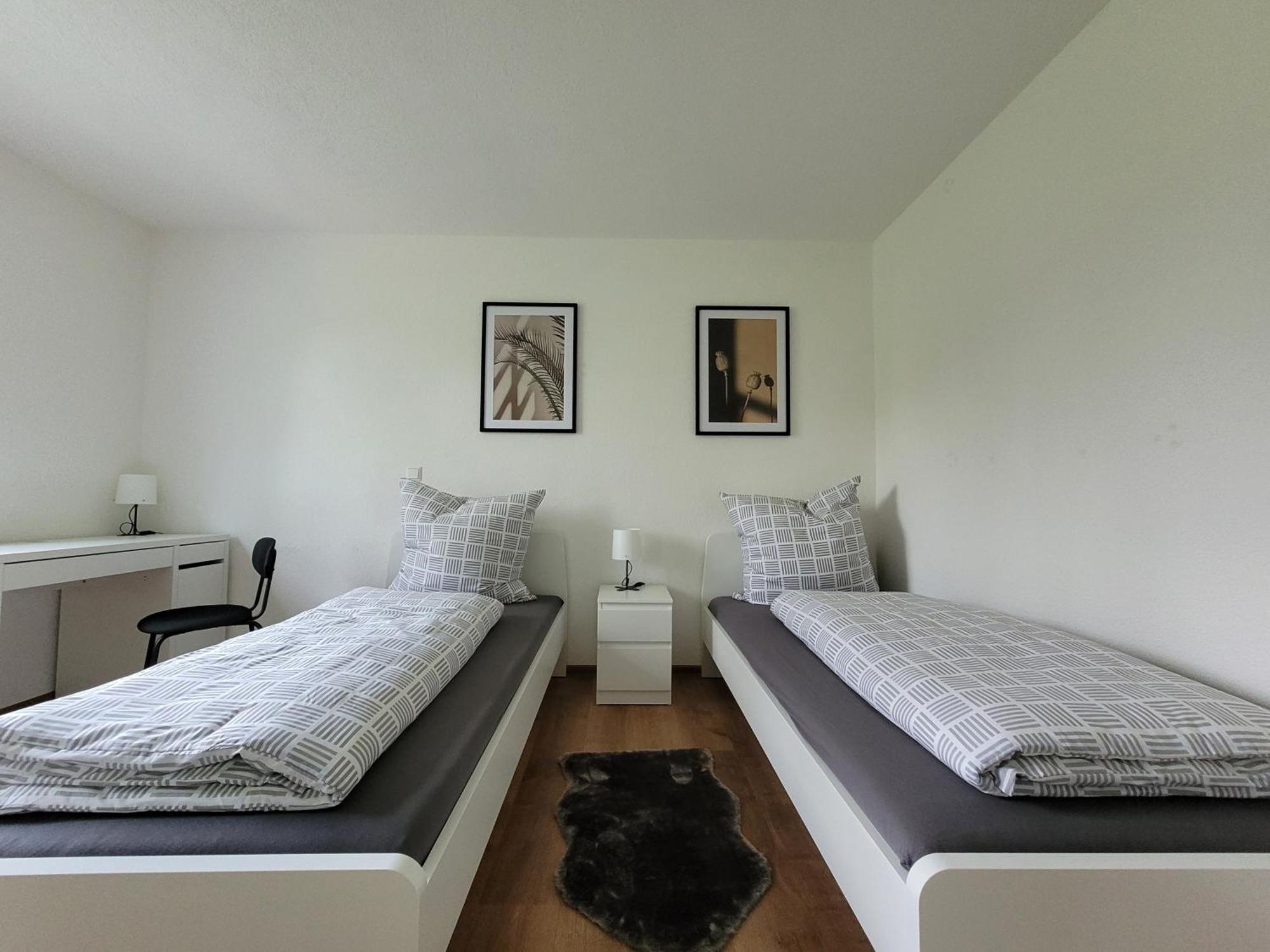 Living Flat, Eine Wohnung Mit Zwei Schlafzimmern Und Balkon Schorndorf  Bagian luar foto
