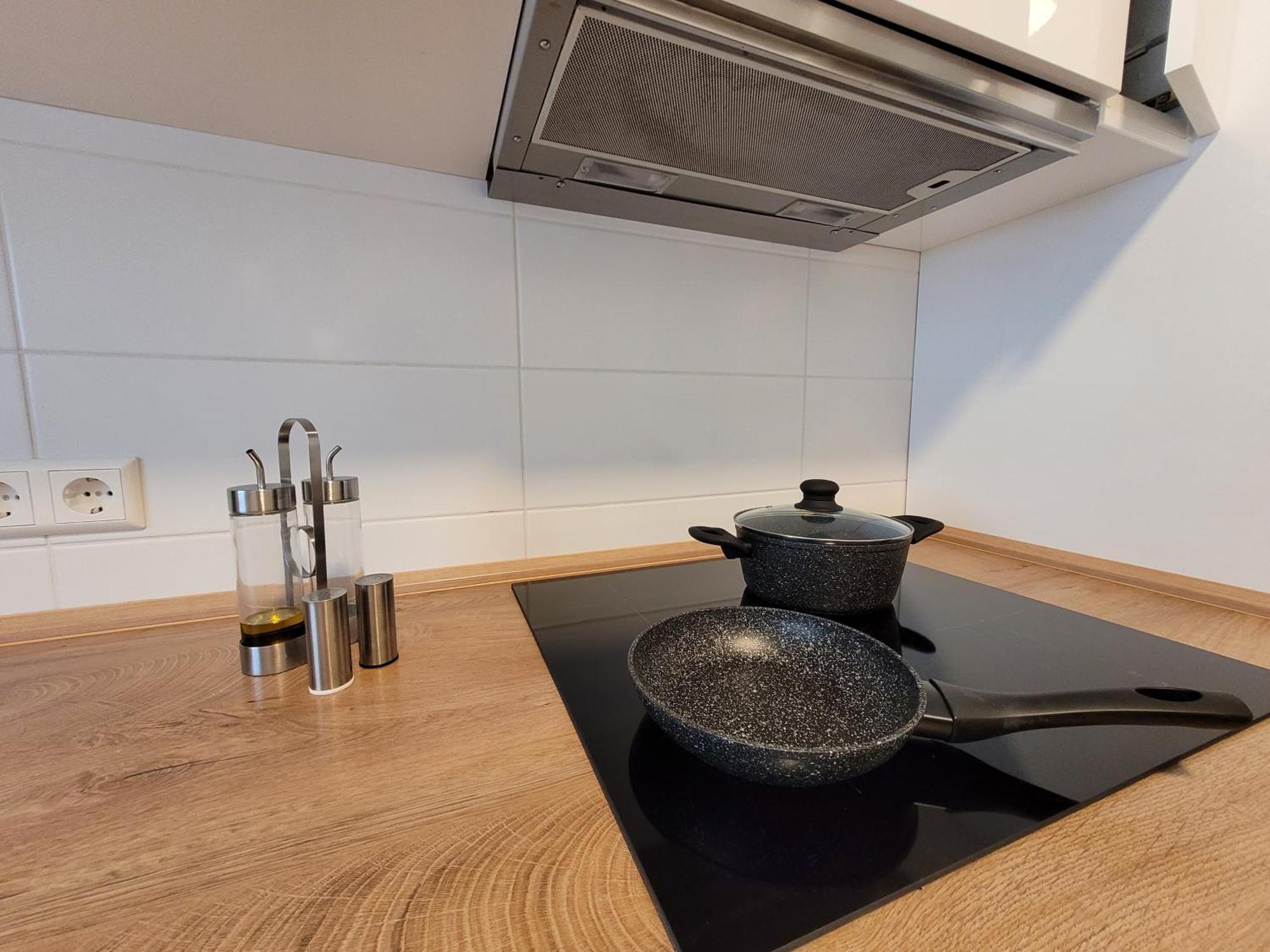 Living Flat, Eine Wohnung Mit Zwei Schlafzimmern Und Balkon Schorndorf  Bagian luar foto