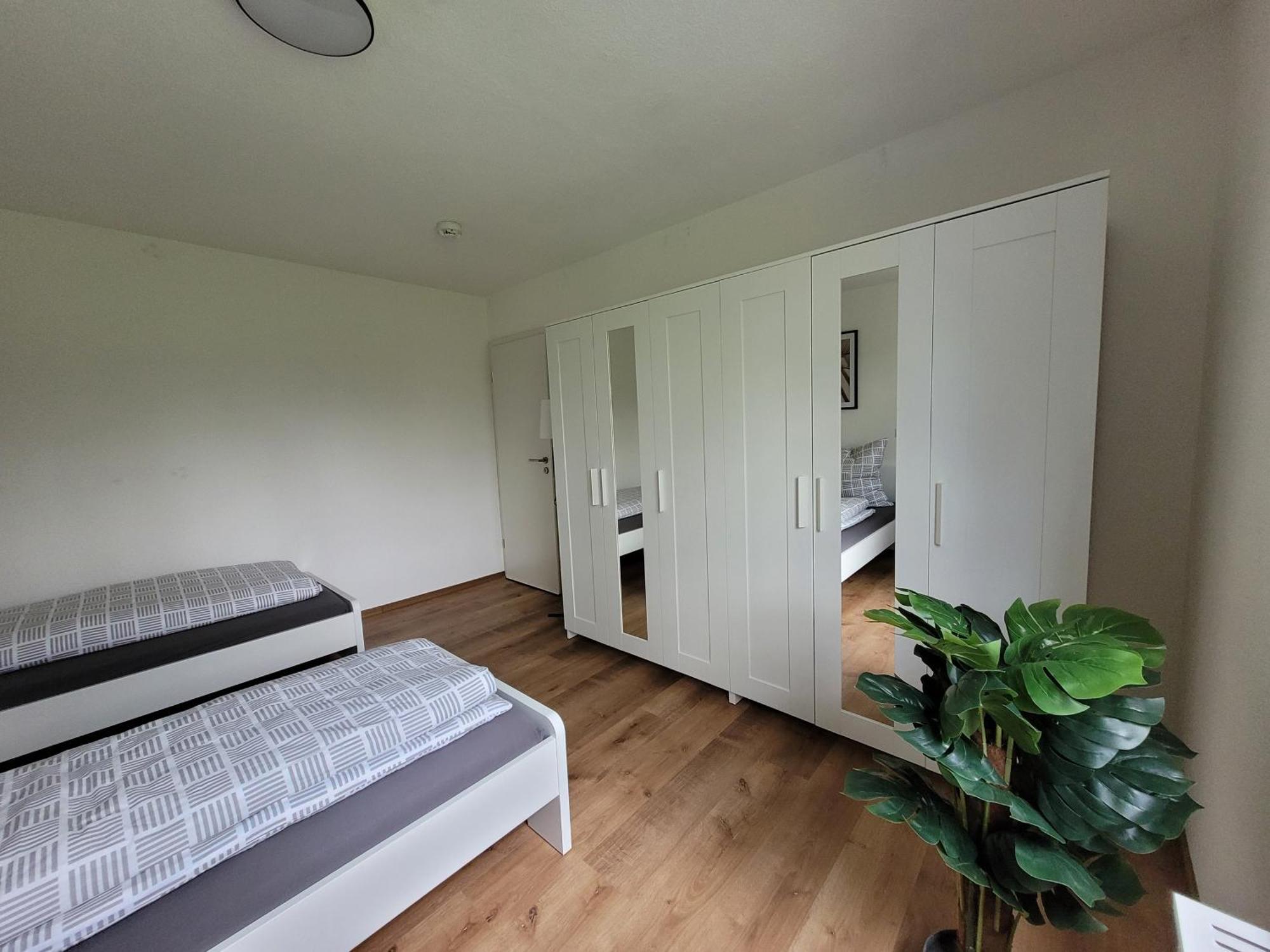 Living Flat, Eine Wohnung Mit Zwei Schlafzimmern Und Balkon Schorndorf  Bagian luar foto