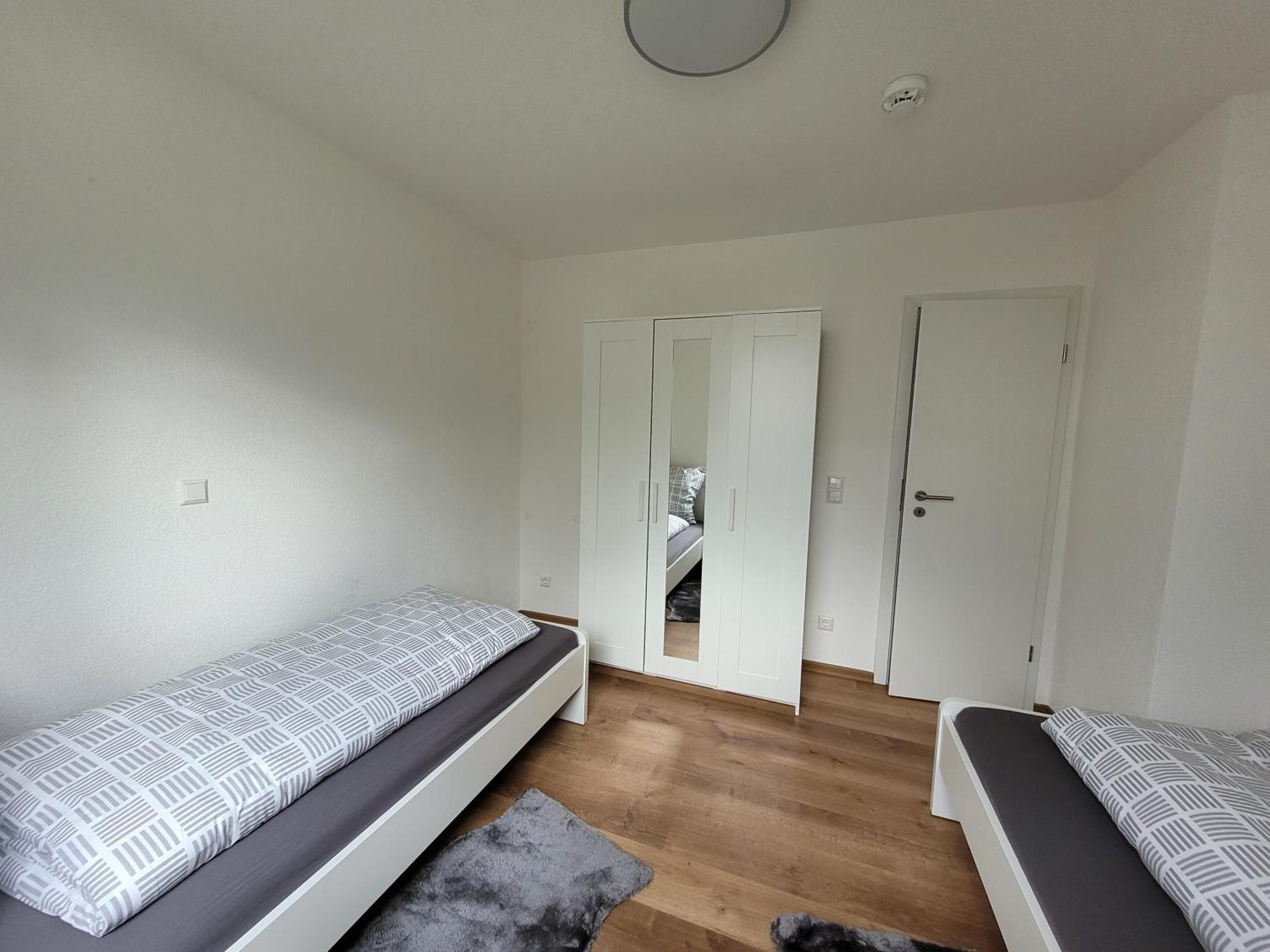 Living Flat, Eine Wohnung Mit Zwei Schlafzimmern Und Balkon Schorndorf  Bagian luar foto