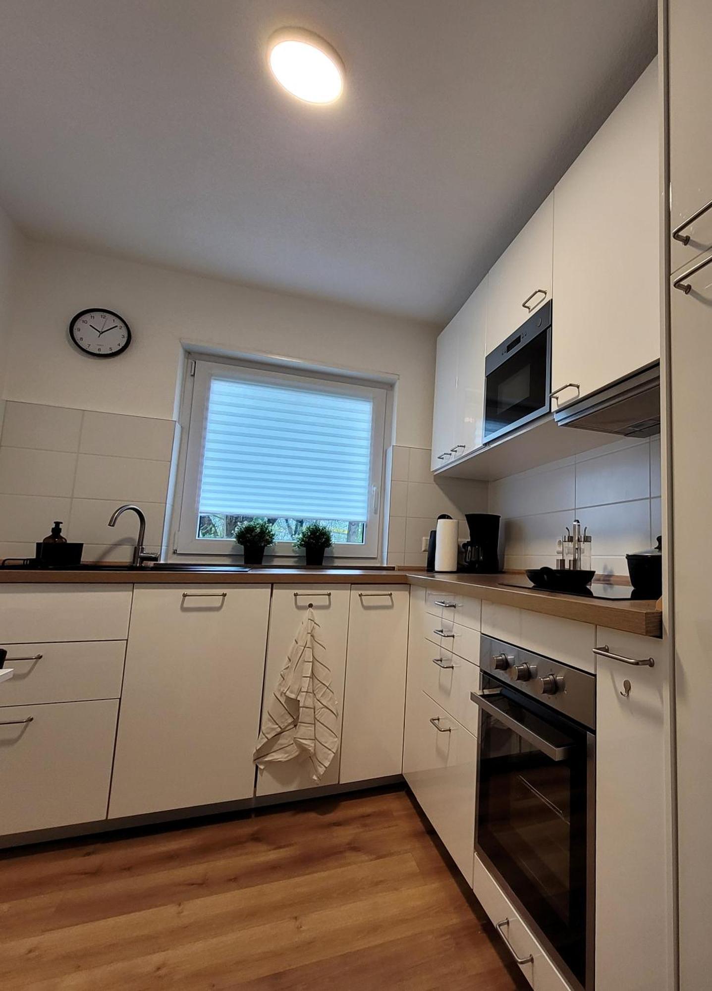Living Flat, Eine Wohnung Mit Zwei Schlafzimmern Und Balkon Schorndorf  Bagian luar foto
