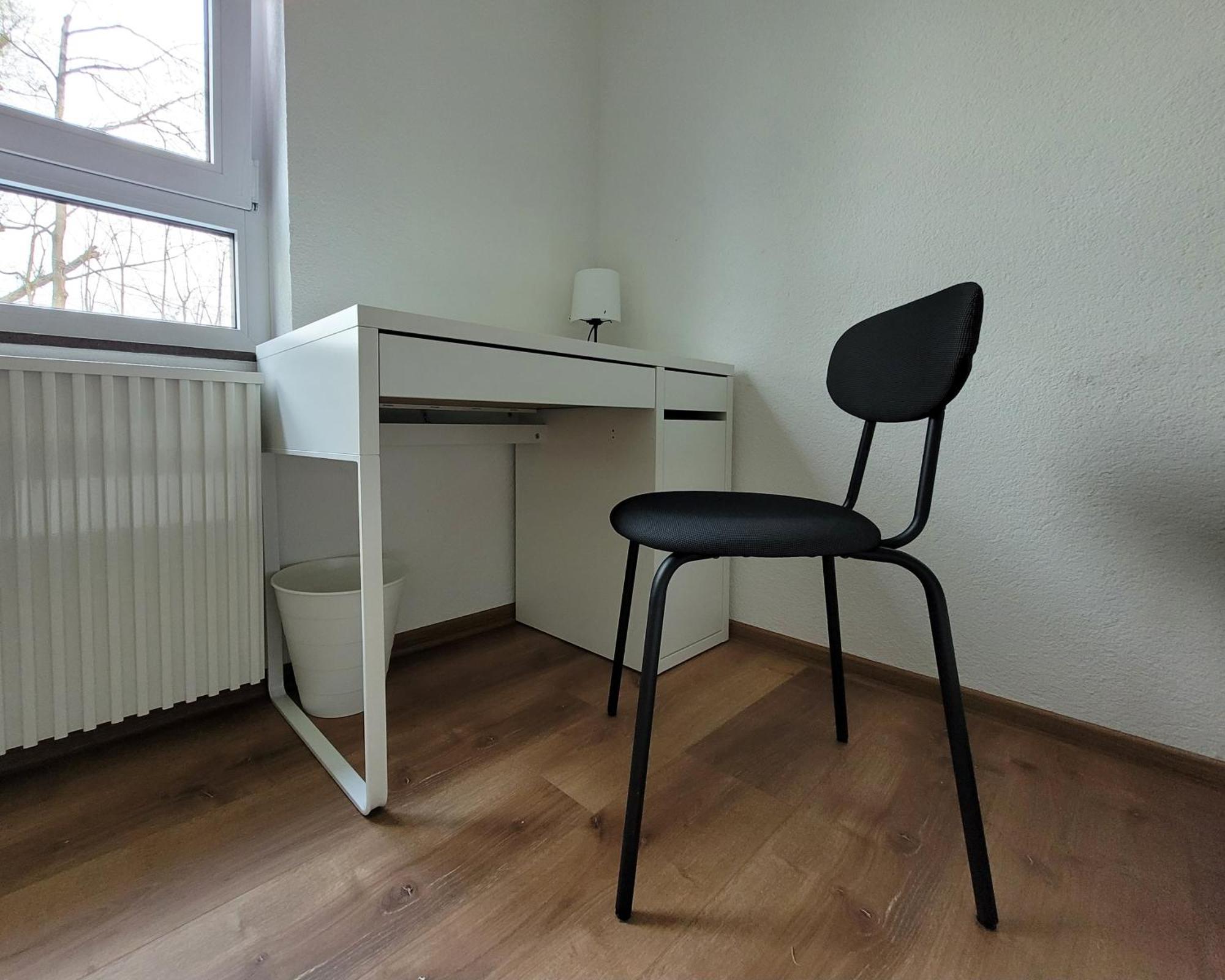 Living Flat, Eine Wohnung Mit Zwei Schlafzimmern Und Balkon Schorndorf  Bagian luar foto