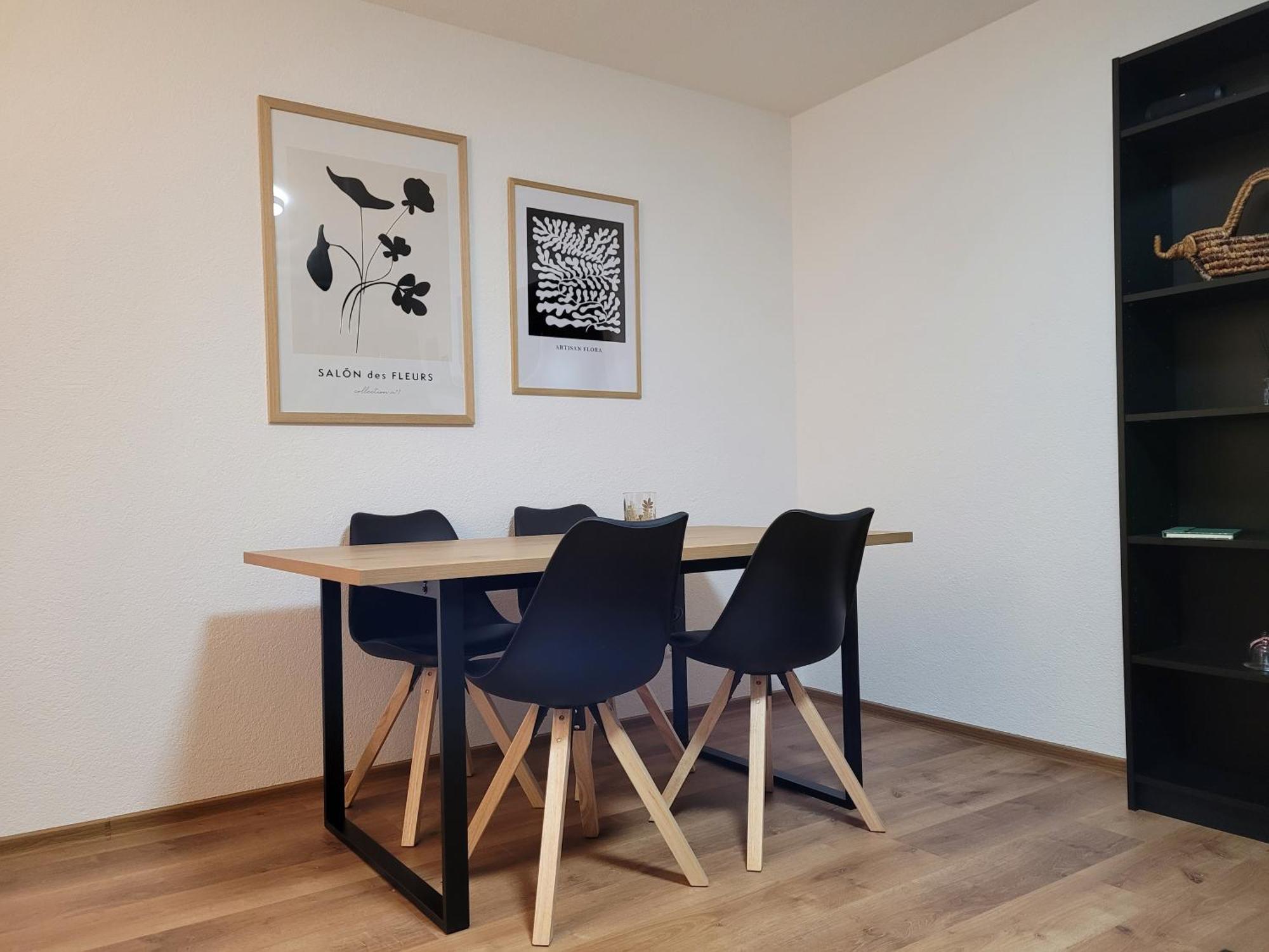 Living Flat, Eine Wohnung Mit Zwei Schlafzimmern Und Balkon Schorndorf  Bagian luar foto
